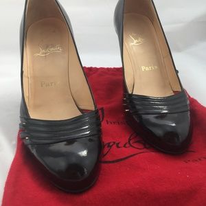 KILLER Christian Louboutin black patent pumps